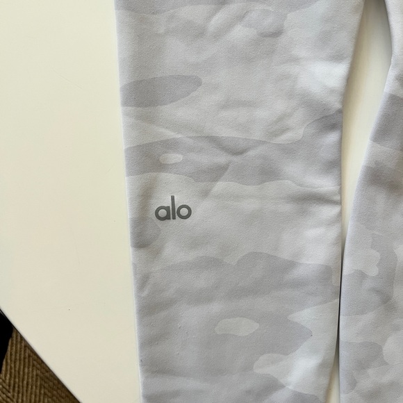 Alo / lululemon / Vuori Clothes Haul - Picture 8 of 16